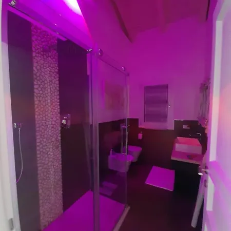 Private Pool Luxury G&p Hot Tub غرانارولو ديلّيميليا